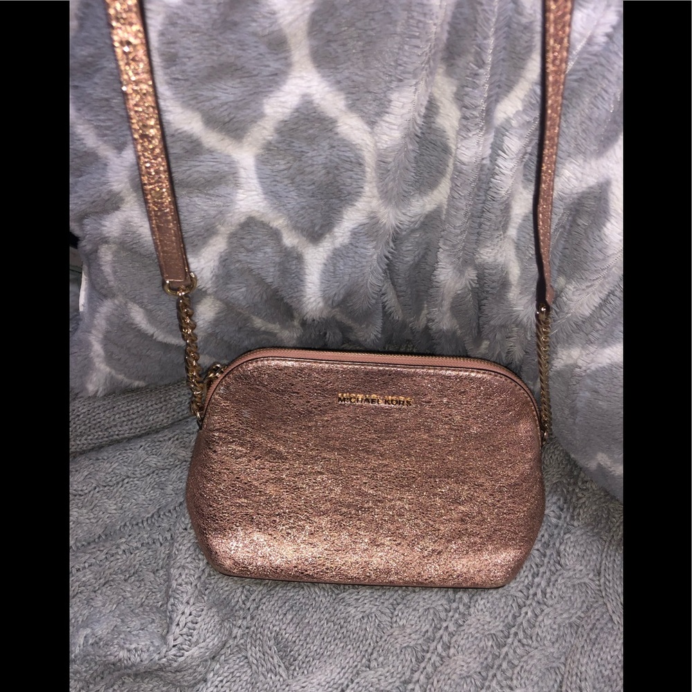 Rose gold Michael kors purse 👛